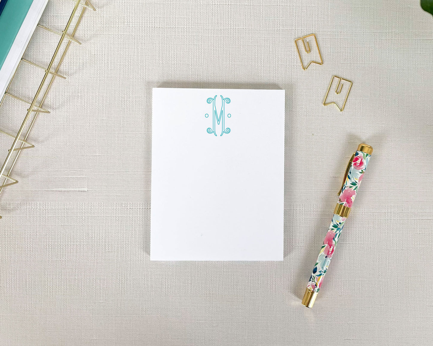 small personalized notepad, single initial feminine monogram, elegant outline monogram, meredith collie paper
